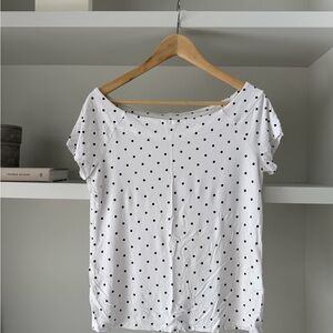 Reitmans White Short Sleeve Top with Black Polka Dots